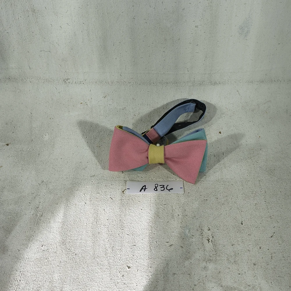 Saddlebred Men's Multicolored Reversable Bow Tie Adjustable Neck Size 14 - 20
